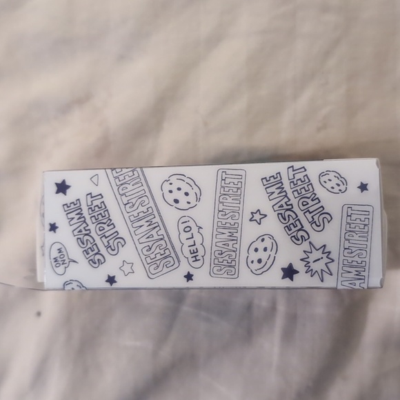 Wet n wild Cookie Monster Sesame Street Eyelash Curler - Picture 3 of 5